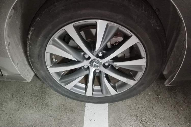 Used Lexus ES 2020 300h Premier Edition Right Front Wheel Hub