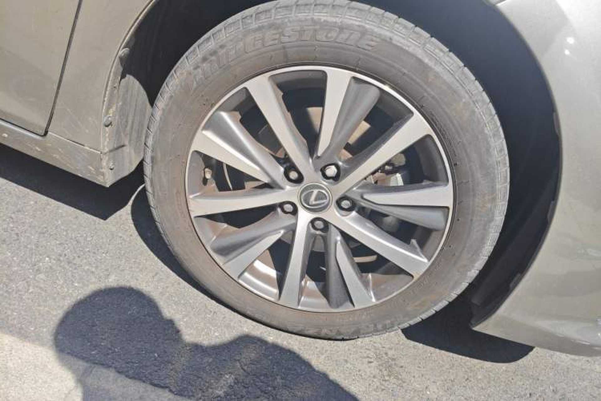 Used Lexus ES 2020 200 Excellence Edition Right Front Wheel Hub