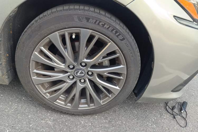Used Lexus ES 2020 260 F SPORT Right Front Wheel Hub