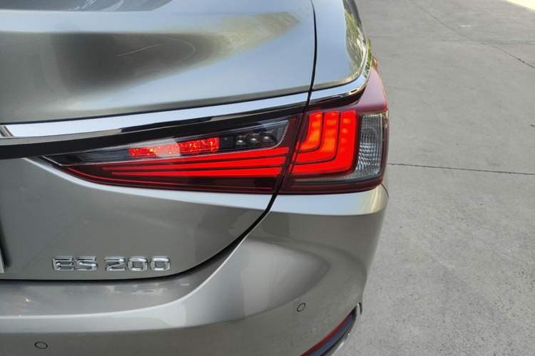 Used Lexus ES 2020 200 Excellence Edition Right Rear Taillight