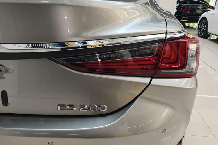 Used Lexus ES 2020 200 Excellence Edition Right Rear Taillight