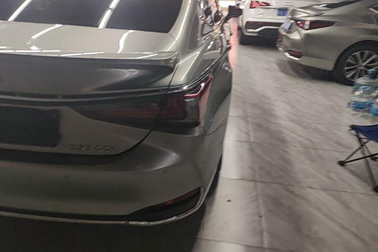 Used Lexus ES 2020 300h Premier Edition Right Rear Taillight