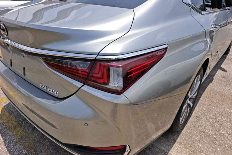 Used Lexus ES 2020 200 Excellence Edition Right Rear Taillight