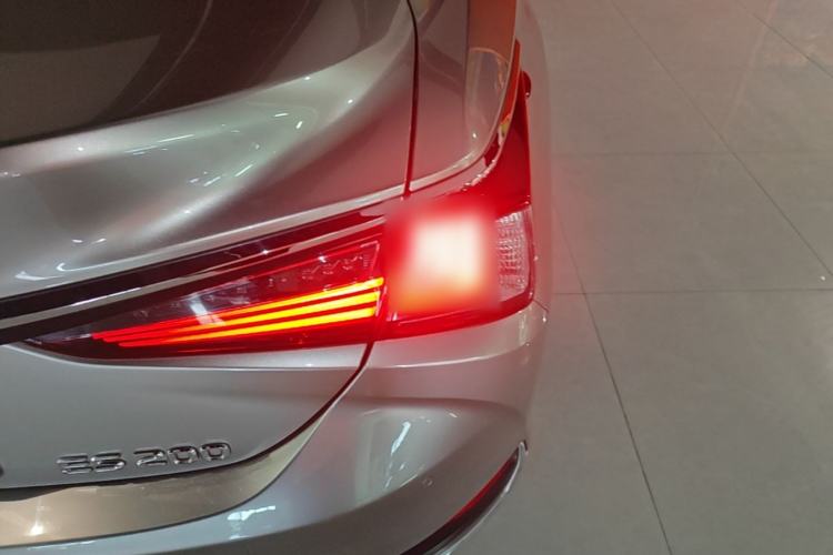 Used Lexus ES 2020 200 Excellence Edition Right Rear Taillight