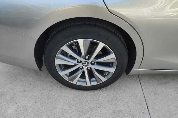 Used Lexus ES 2020 200 Excellence Edition Right Rear Wheel Hub