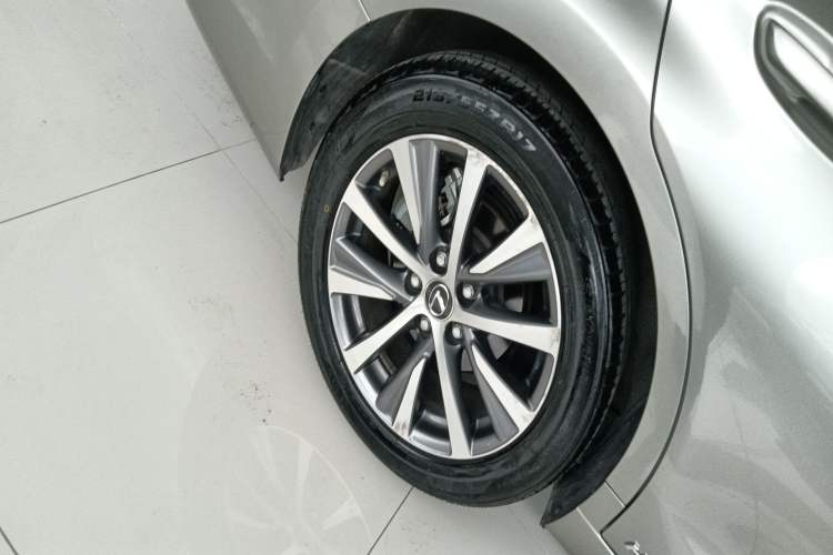 Used Lexus ES 2020 300h Premier Edition Right Rear Wheel Hub