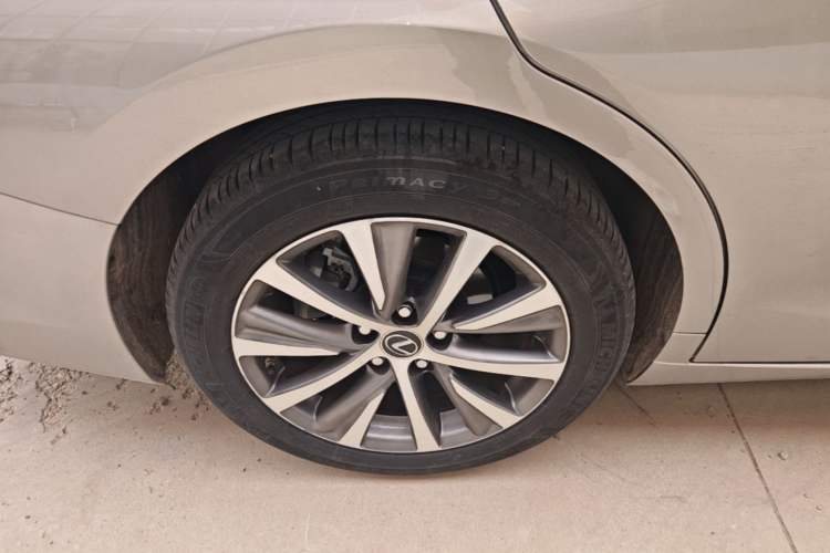 Used Lexus ES 2020 200 Excellence Edition Right Rear Wheel Hub