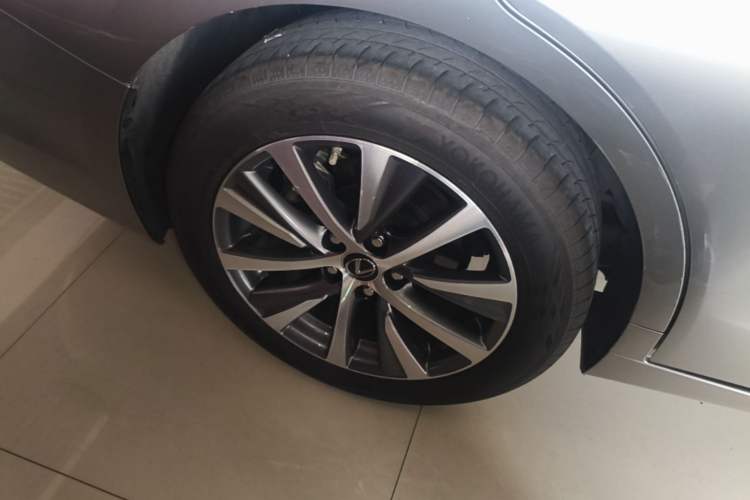 Used Lexus ES 2020 200 Excellence Edition Right Rear Wheel Hub