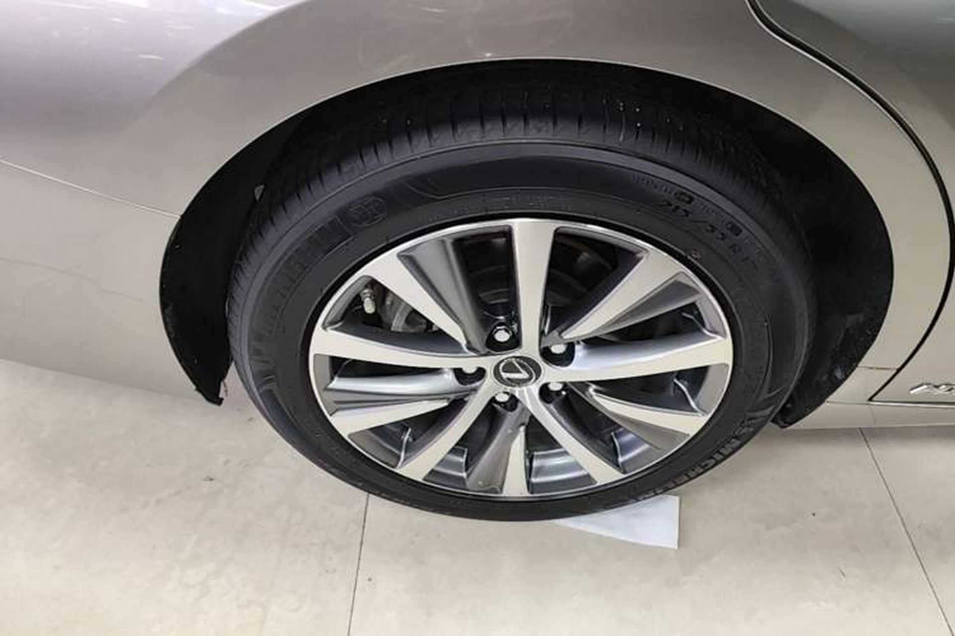 Used Lexus ES 2020 300h Premier Edition Right Rear Wheel Hub