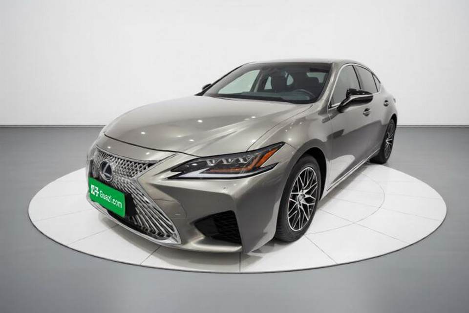 Lexus ES 2020