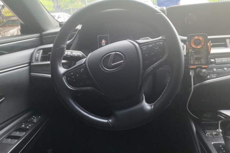 Used Lexus ES 2020 200 Excellence Edition Steering Wheel