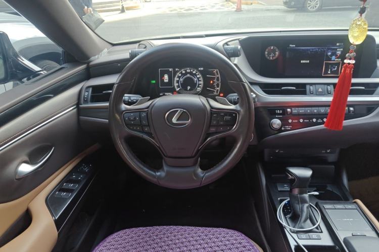 Used Lexus ES 2020 300h Premier Edition Steering Wheel