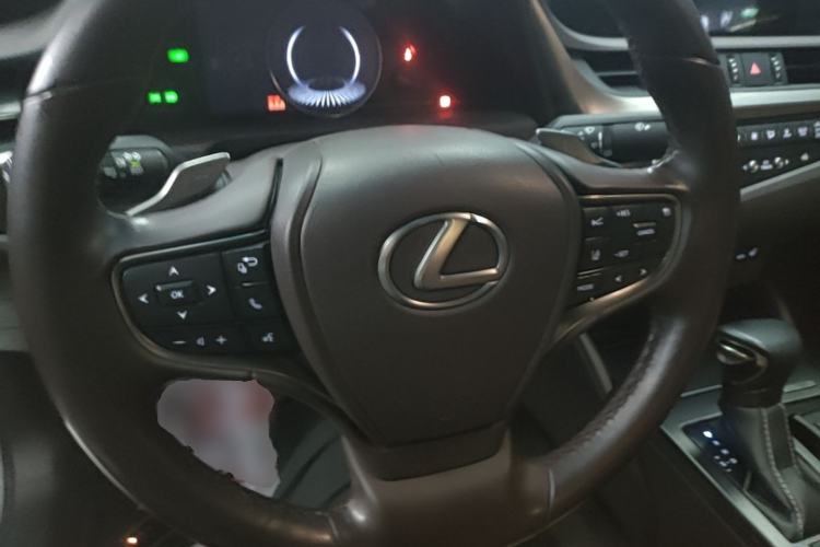 Used Lexus ES 2020 300h Premier Edition Steering Wheel