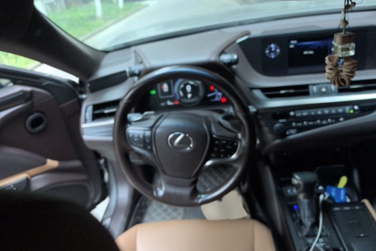 Used Lexus ES 2020 300h Premier Edition Steering Wheel