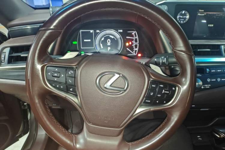 Used Lexus ES 2020 300h Premier Edition Steering Wheel