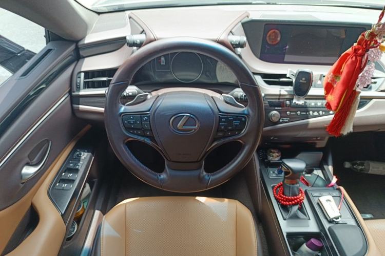 Used Lexus ES 2020 200 Excellence Edition Steering Wheel