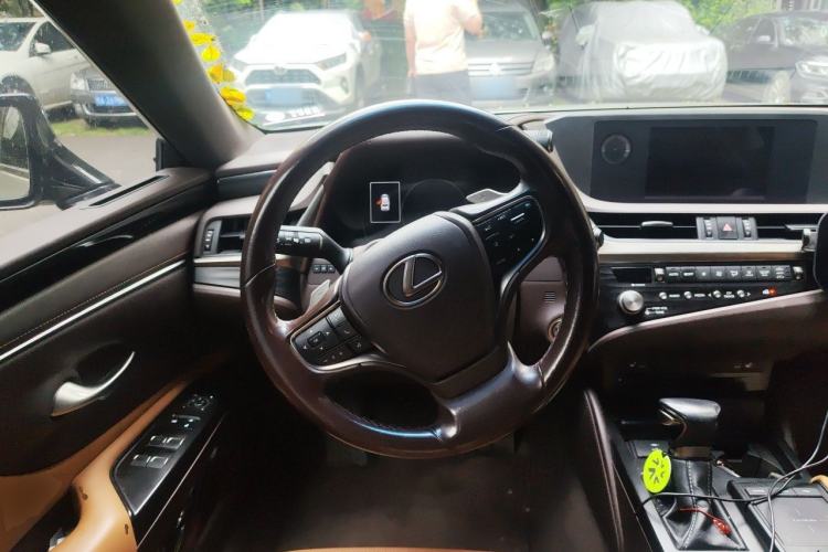 Used Lexus ES 2020 200 Excellence Edition Steering Wheel