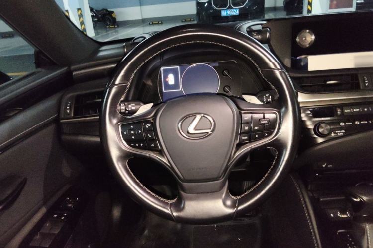 Used Lexus ES 2020 300h Premier Edition Steering Wheel