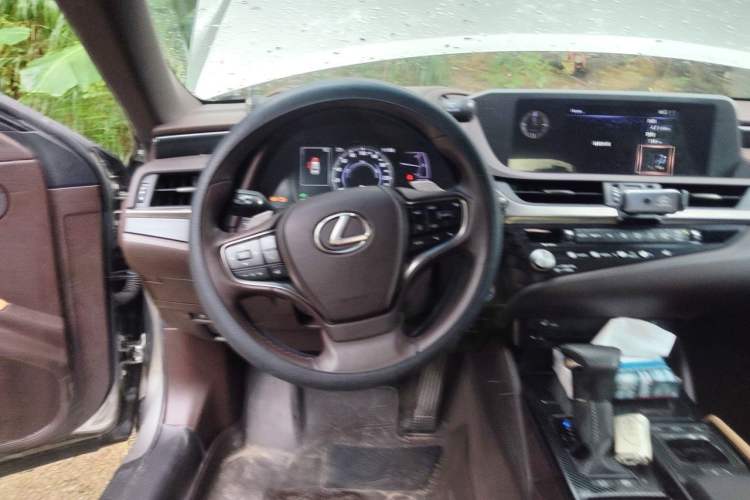 Used Lexus ES 2020 300h Premier Edition Steering Wheel