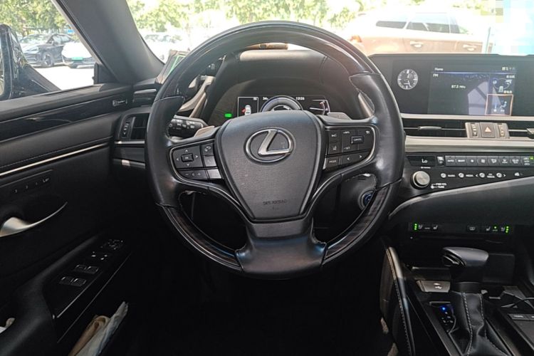 Used Lexus ES 2020 300h Premium Edition Steering Wheel