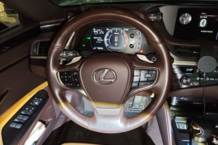 Used Lexus ES 2020 300h Premier Edition Steering Wheel