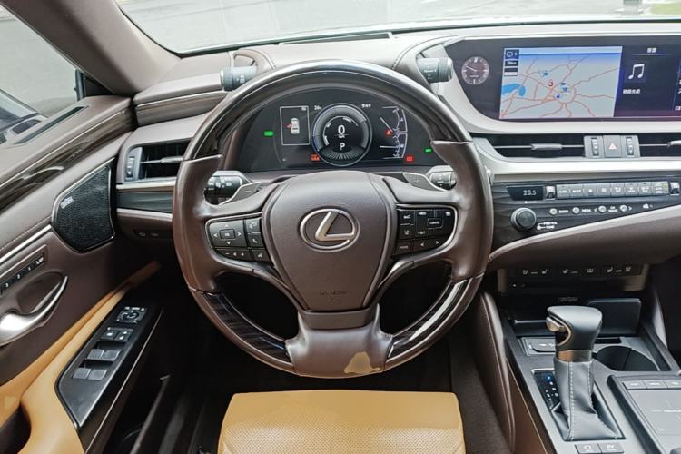 Used Lexus ES 2020 300h Executive Edition Steering Wheel