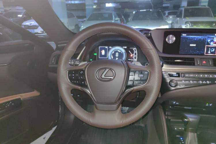 Used Lexus ES 2020 300h Premier Edition Steering Wheel