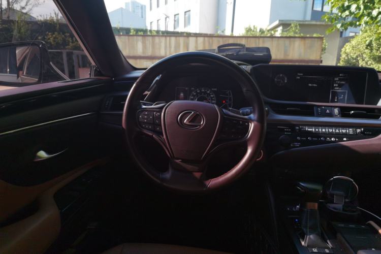 Used Lexus ES 2020 200 Excellence Edition Steering Wheel