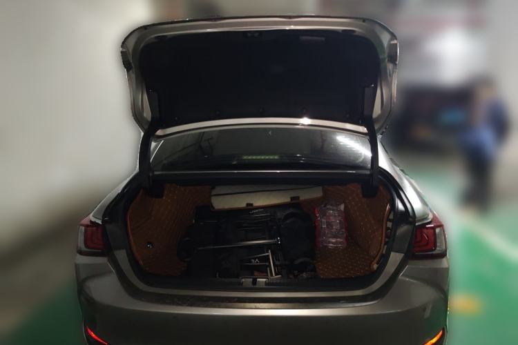 Used Lexus ES 2020 300h Premier Edition Trunk