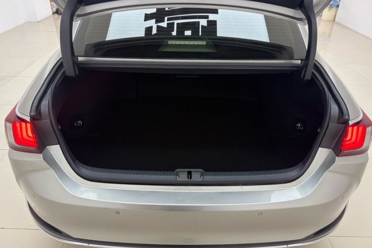 Used Lexus ES 2020 200 Excellence Edition Trunk