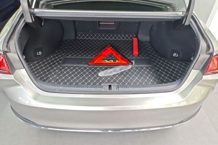 Used Lexus ES 2020 200 Excellence Edition Trunk