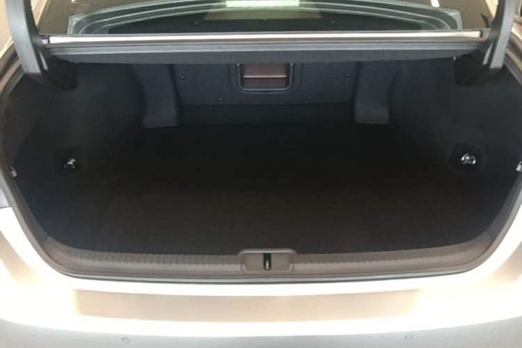 Used Lexus ES 2020 300h Premier Edition Trunk