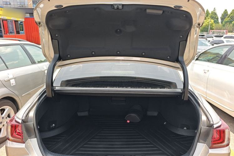 Used Lexus ES 2020 200 Excellence Edition Trunk