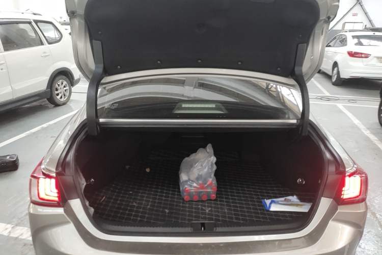 Used Lexus ES 2020 200 Excellence Edition Trunk