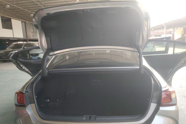 Used Lexus ES 2020 200 Excellence Edition Trunk