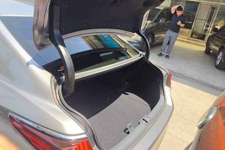 Used Lexus ES 2020 200 Excellence Edition Trunk