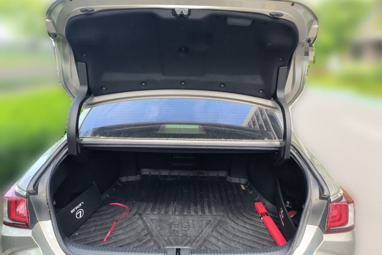 Used Lexus ES 2020 300h Premier Edition Trunk