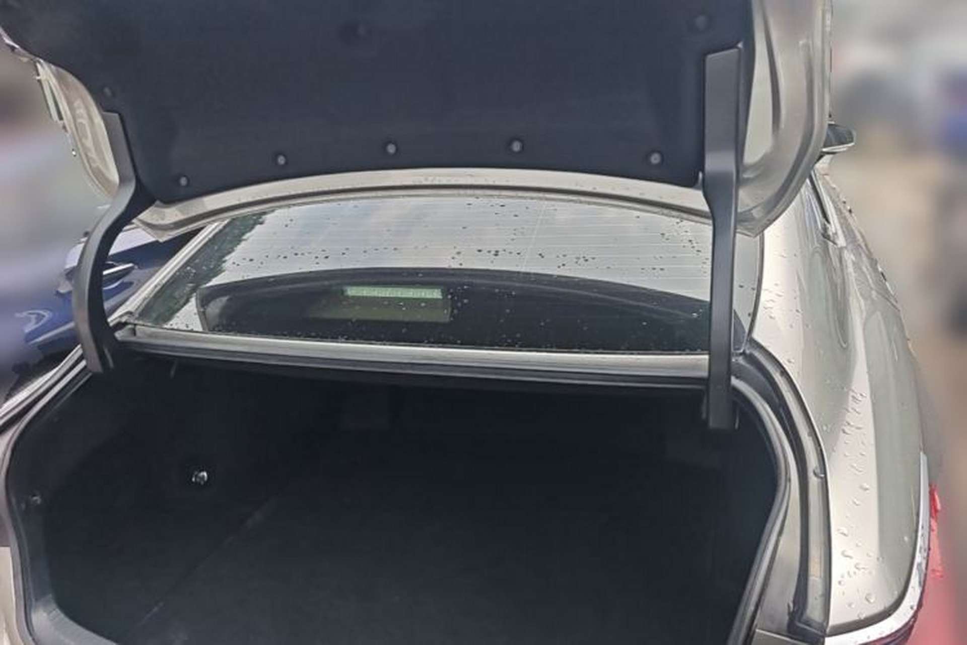 Used Lexus ES 2020 300h Deluxe Edition Trunk