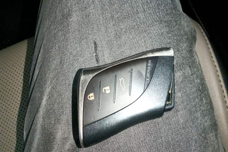 Used Lexus ES 2020 300h Premier Edition Vehicle Key