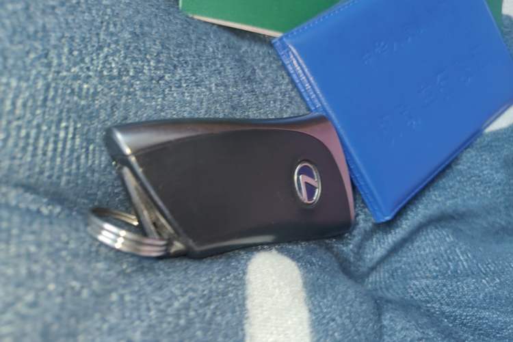 Used Lexus ES 2020 300h Premier Edition Vehicle Key