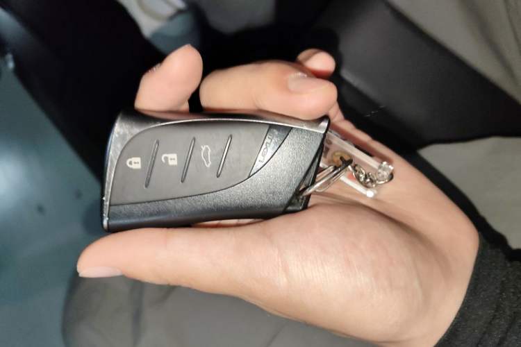 Used Lexus ES 2020 300h Premier Edition Vehicle Key