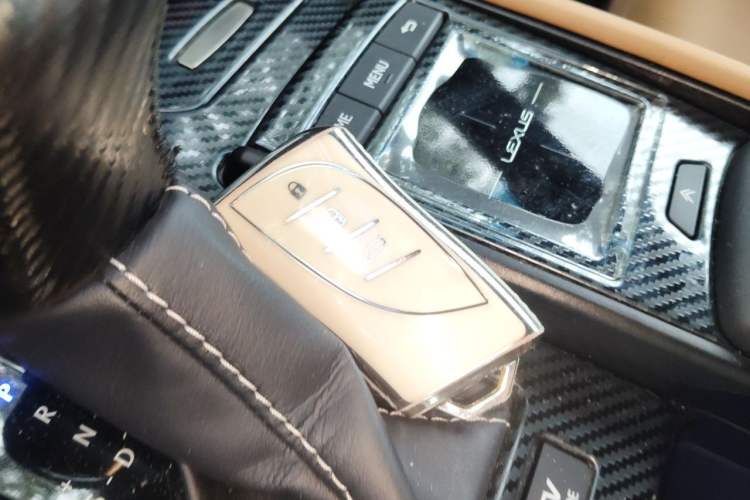 Used Lexus ES 2020 300h Premier Edition Vehicle Key