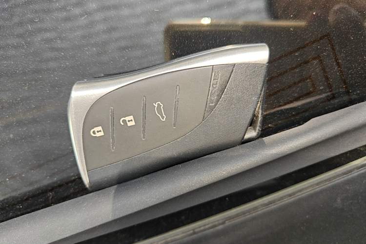 Used Lexus ES 2020 300h Premium Edition Vehicle Key