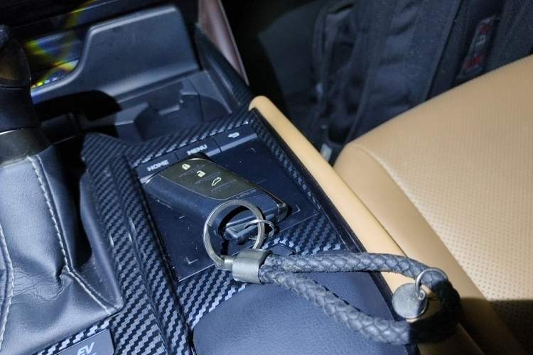 Used Lexus ES 2020 300h Premier Edition Vehicle Key