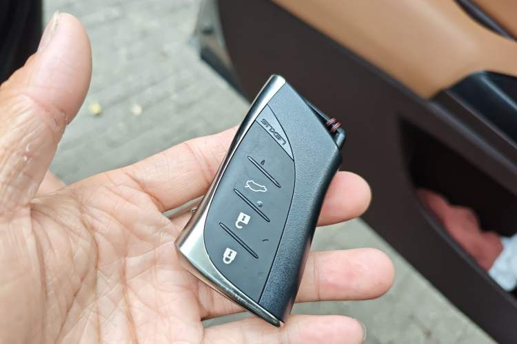 Used Lexus ES 2020 300h Premier Edition Vehicle Key