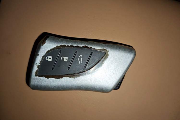 Used Lexus ES 2020 300h Premier Edition Vehicle Key
