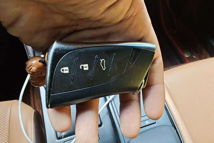 Used Lexus ES  Vehicle Key