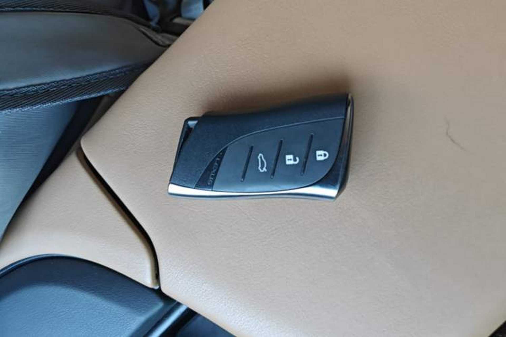 Used Lexus ES 2020 300h Premier Edition Vehicle Key
