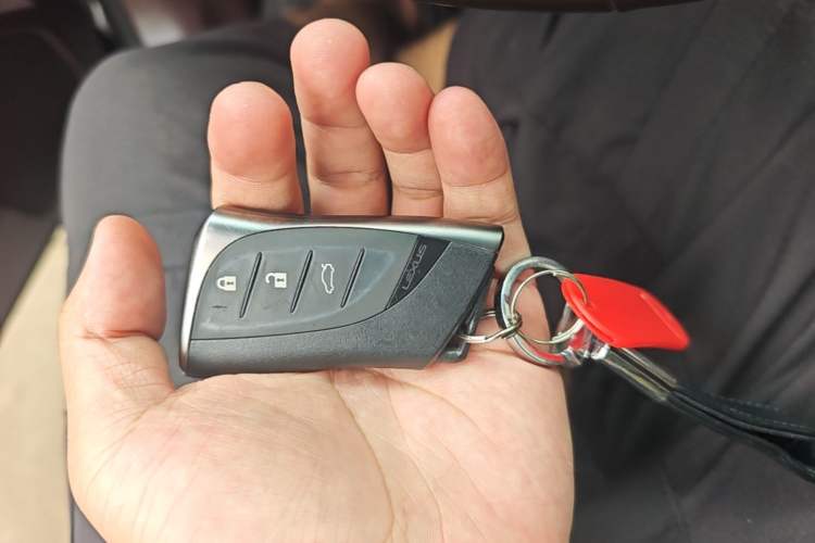 Used Lexus ES 2020 300h Deluxe Edition Vehicle Key