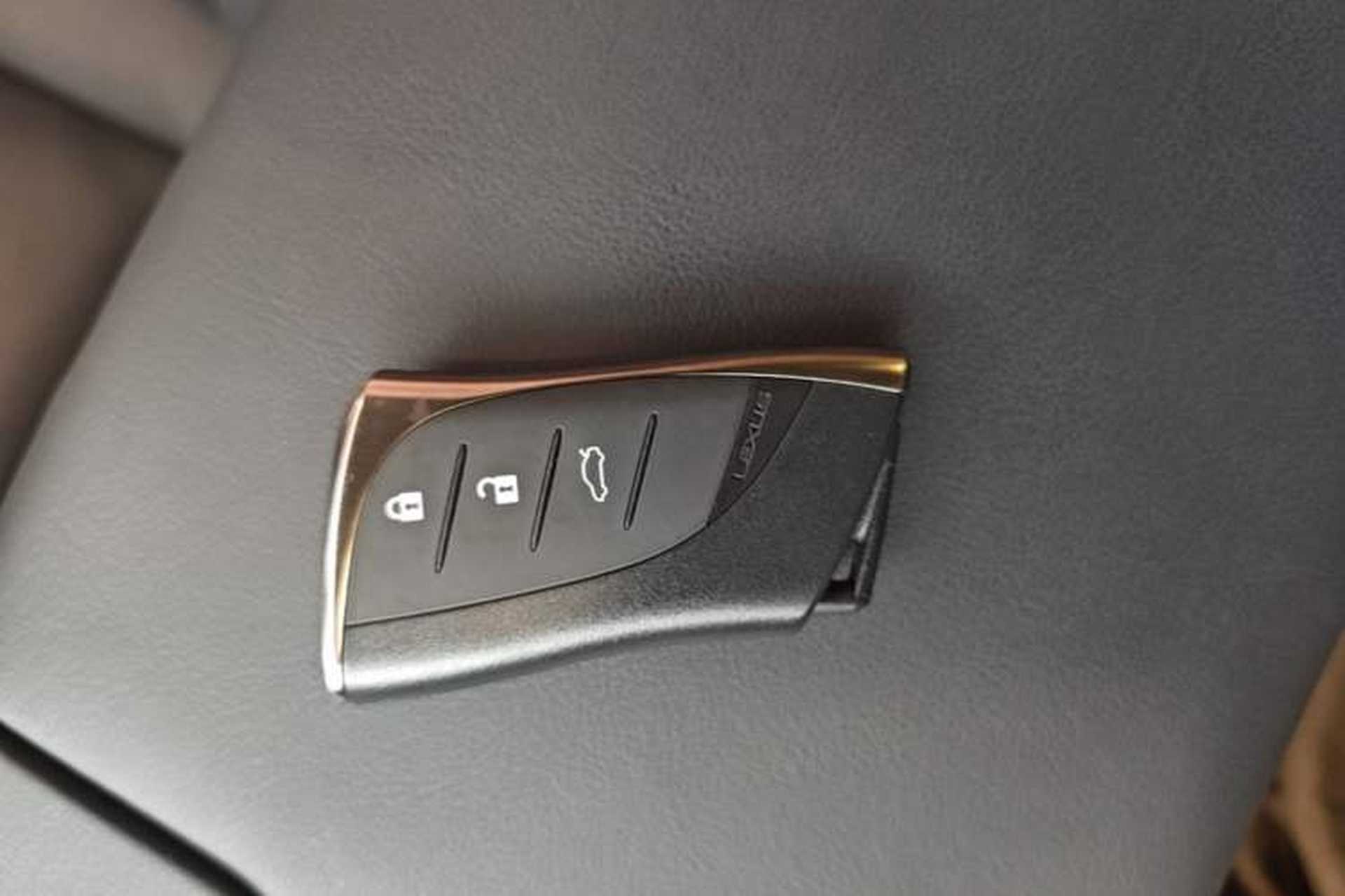 Used Lexus ES 2020 300h Premier Edition Vehicle Key